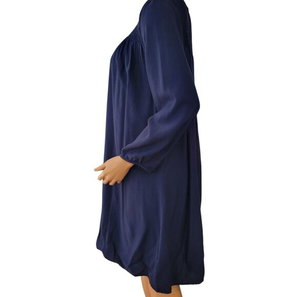 Old Navy Dress Womens Medium Blue Long Sleeve Smocked Chambray New - Picture 3 of 16